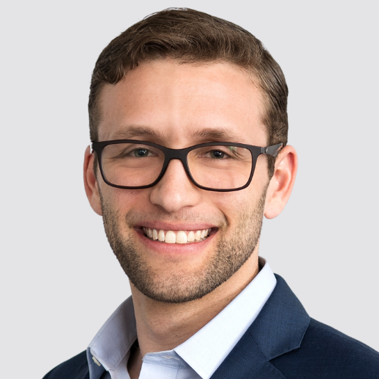 Headshot photo Alexander Brown